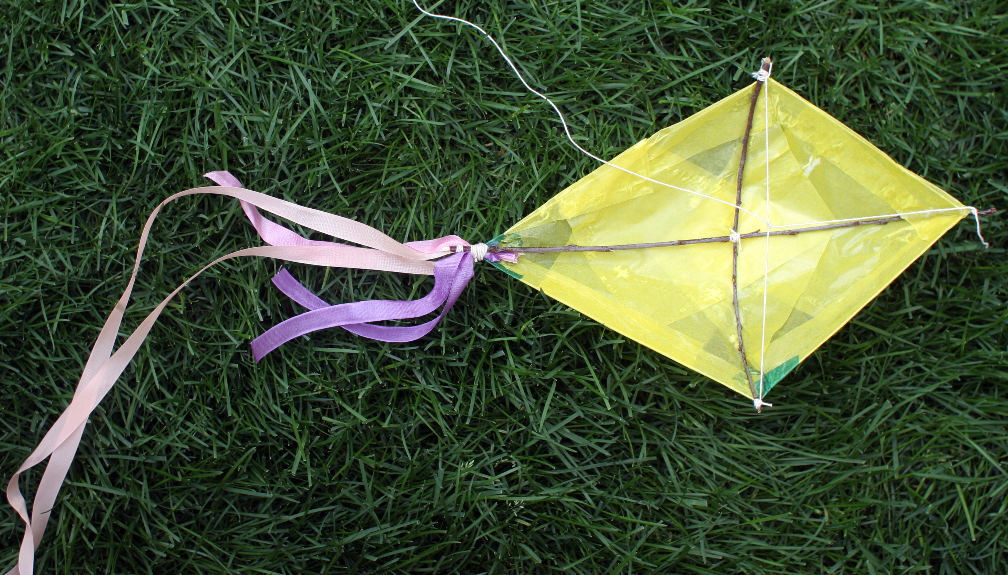 DIY paper kite
